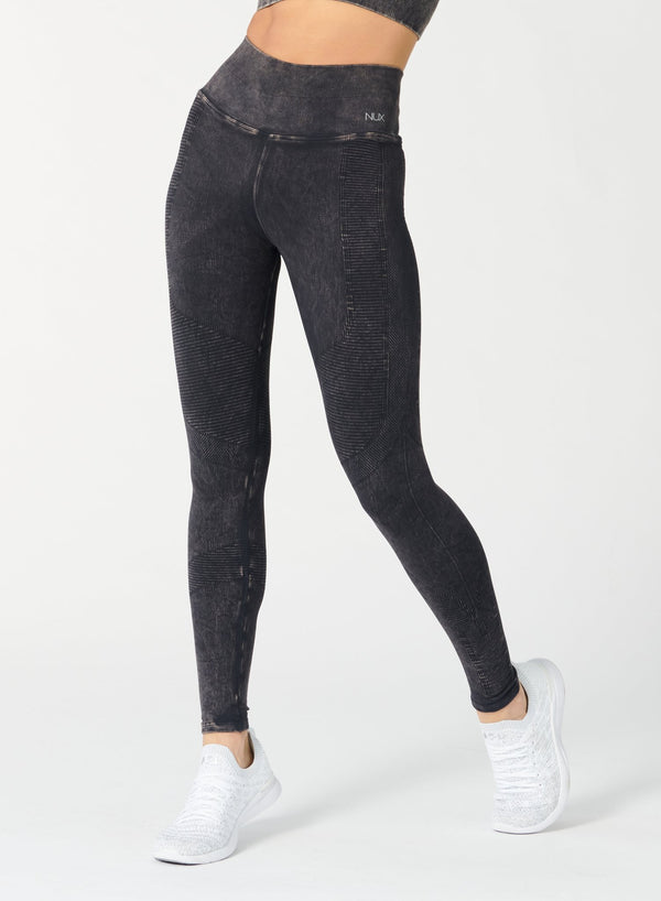 Quaintrelle Studio x NUX Active | One By One Legging Mineral Wash - Black Wash